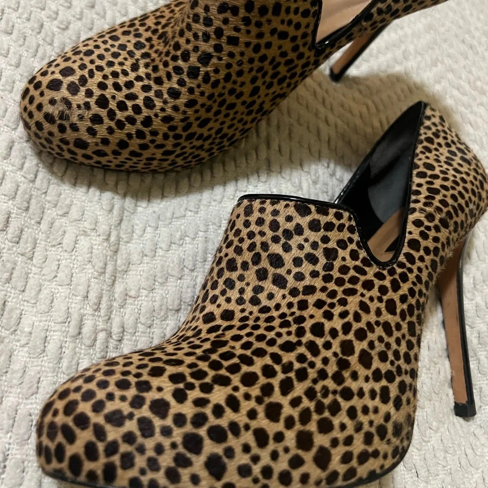 🖤Ann Taylor Leandra Haircalf Platform Booties🖤 - Picture 5 of 9